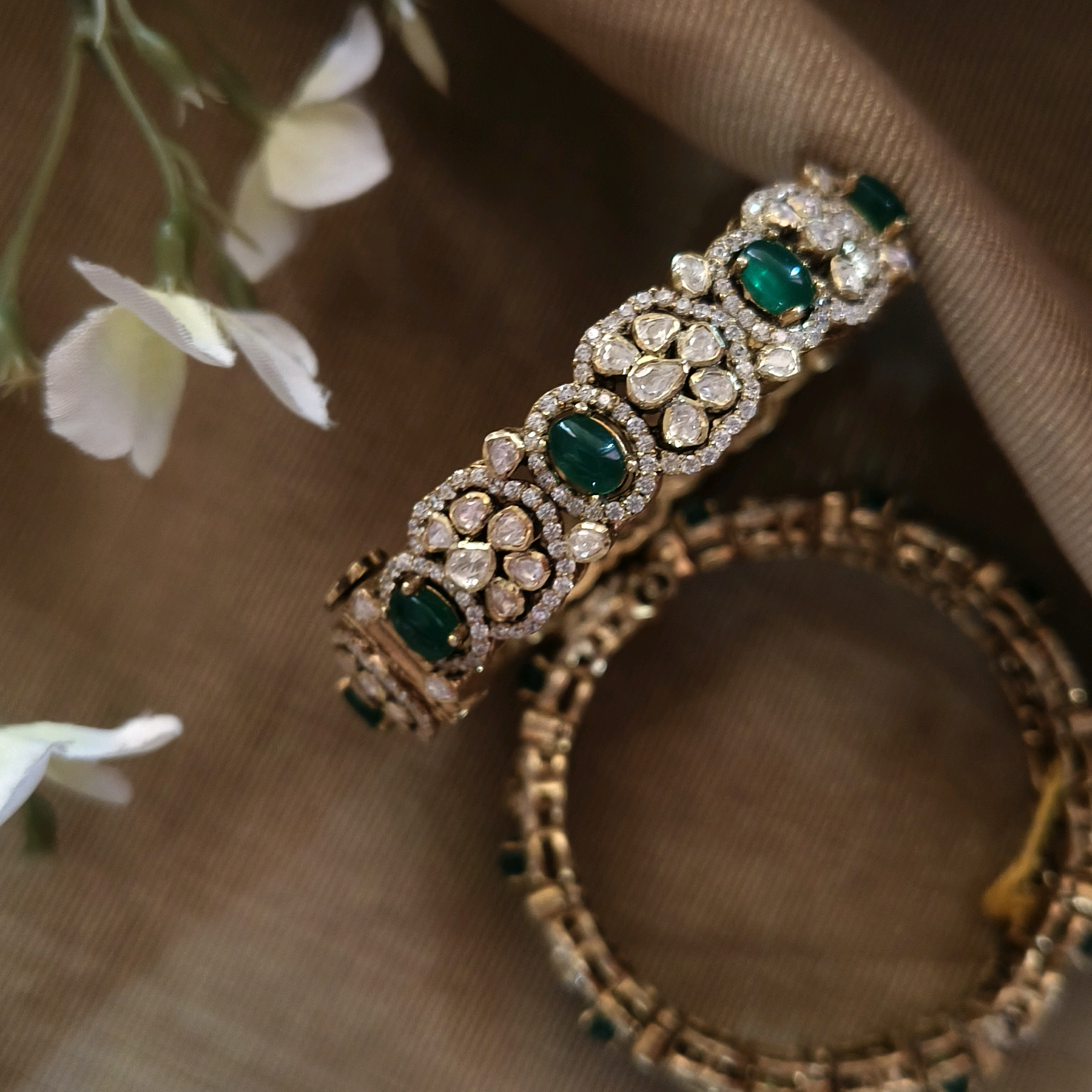 Nayaab Moissanite Emerald Kada